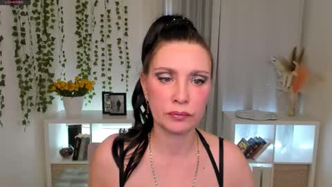 Evanessa online show from May 2, 9:58 am