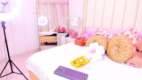 Snapshot of evangelin_ts chatting on December 4, 1:42 pm evangelin_ts online show from December 4, 1:42 pm