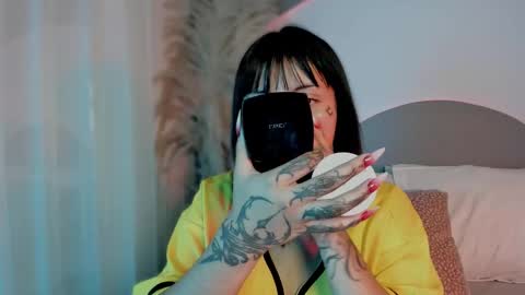 Snapshot of evangeline_bell chatting on September 18, 12:29 pm Eva online show from September 18, 12:29 pm