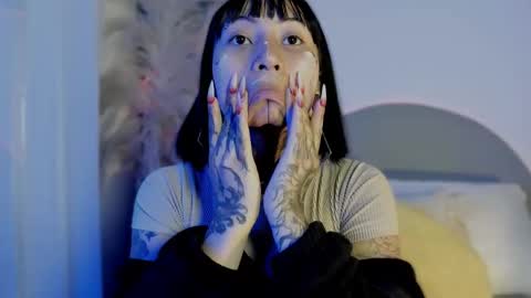 Snapshot of evangeline_bell chatting on October 14, 3:46 pm Eva online show from October 14, 3:46 pm