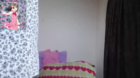 Snapshot of evangeline_lover chatting on October 25, 12:13 pm evangeline_lover online show from October 25, 12:13 pm