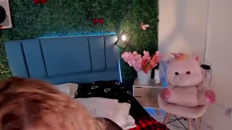  Evangelyne  online show from February 11, 8:25 pm