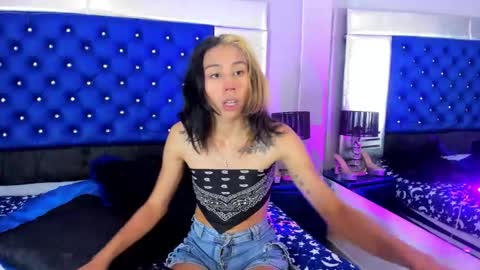 evanllelyne online show from November 4, 11:42 am