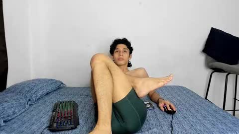 Snapshot of evans_collins24 chatting on December 13, 8:36 pm Evans collins24 online show from December 13, 8:36 pm