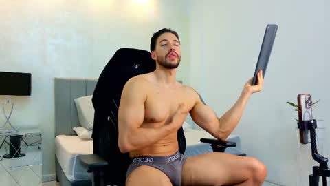 E V A N S online show from June 30, 12:22 am