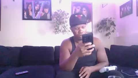 evanschris2048 online show from November 5, 7:03 pm