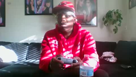 Snapshot of evanschris2048 chatting on November 21, 9:35 pm evanschris2048 online show from November 21, 9:35 pm