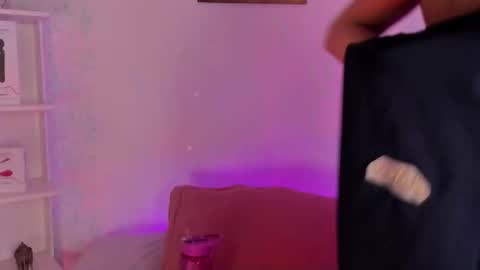 Snapshot of evaritz__ chatting on November 8, 12:55 am EVARITZ online show from November 8, 12:55 am