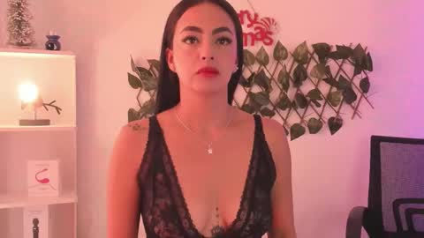 Snapshot of evaritz__ chatting on December 2, 12:43 pm EVARITZ online show from December 2, 12:43 pm