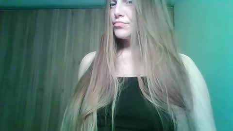 evasapples2026 online show from April 29, 11:22 pm