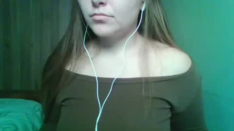 Snapshot of evasapples2026 chatting on May 14, 2:13 pm evasapples2026 online show from May 14, 2:13 pm