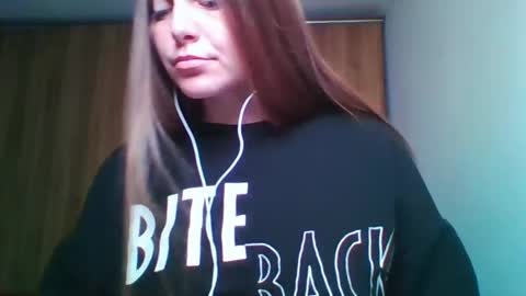 Snapshot of evasapples2026 chatting on May 16, 7:34 pm evasapples2026 online show from May 16, 7:34 pm