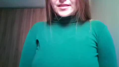 Snapshot of evasapples2026 chatting on May 19, 8:26 pm evasapples2026 online show from May 19, 8:26 pm
