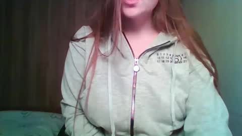 Snapshot of evasapples2026 chatting on May 21, 9:55 pm evasapples2026 online show from May 21, 9:55 pm