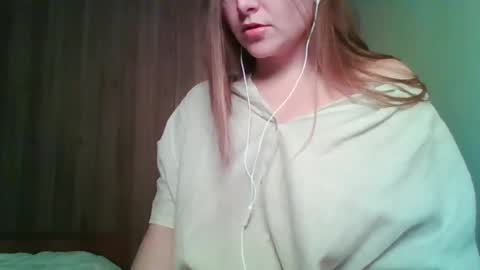 Snapshot of evasapples2026 chatting on May 23, 9:08 pm evasapples2026 online show from May 23, 9:08 pm