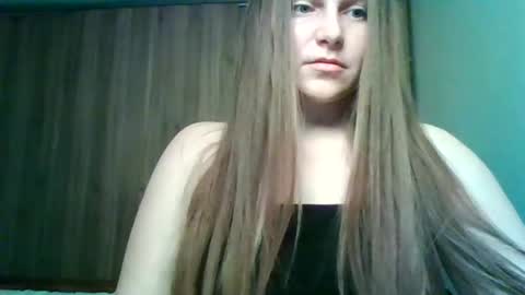 Snapshot of evasapples2026 chatting on May 24, 8:03 pm evasapples2026 online show from May 24, 8:03 pm