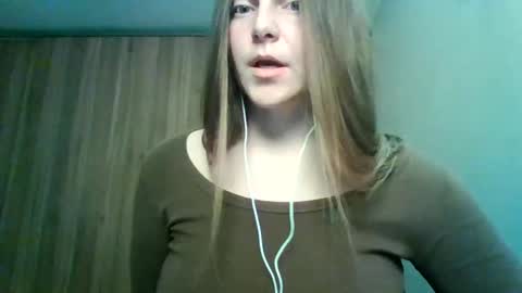 Snapshot of evasapples2026 chatting on May 26, 10:06 pm evasapples2026 online show from May 26, 10:06 pm
