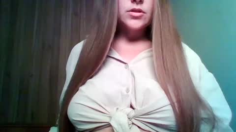 Snapshot of evasapples2026 chatting on June 25, 3:16 pm evasapples2026 online show from June 25, 3:16 pm
