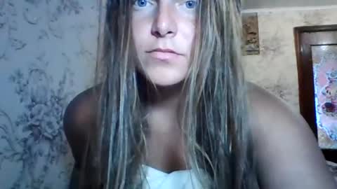 Snapshot of evasapples2026 chatting on July 16, 9:26 am evasapples2026 online show from July 16, 9:26 am