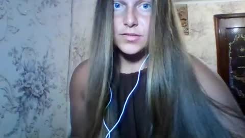 Snapshot of evasapples2026 chatting on July 18, 5:28 pm evasapples2026 online show from July 18, 5:28 pm