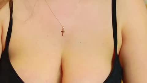 evasinclairr online show from March 12, 6:19 am