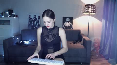 Snapshot of evatequila chatting on December 6, 11:33 am Eva online show from December 6, 11:33 am