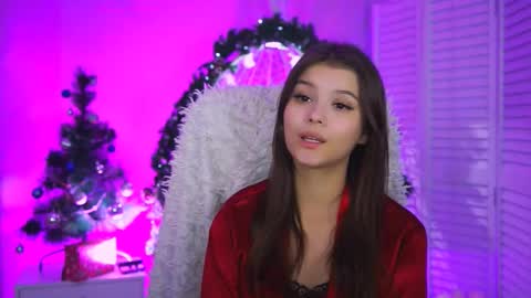 Snapshot of evathopson chatting on December 17, 8:53 am Eva next stream - - 1600 UTC2000 online show from December 17, 8:53 am