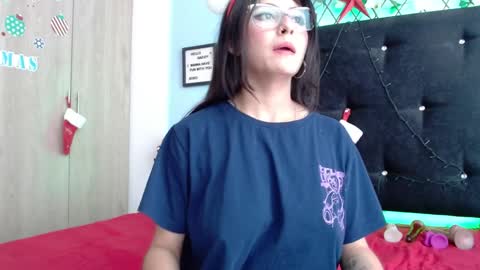 Snapshot of evatits_1 chatting on December 20, 1:00 pm Eva Carter online show from December 20, 1:00 pm