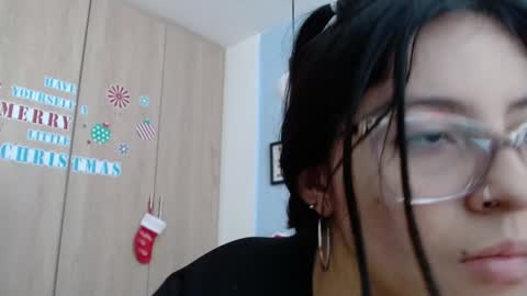 Snapshot of evatits_1 chatting on December 21, 12:16 pm Eva Carter online show from December 21, 12:16 pm