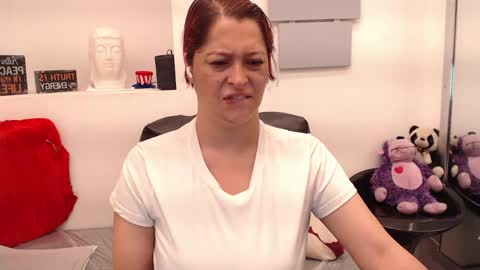 Eva Twiss online show from April 24, 12:29 pm