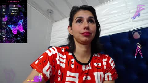Snapshot of evawilliams_ chatting on December 2, 3:58 pm Eva online show from December 2, 3:58 pm