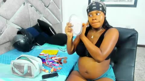 Eva And Emmanuel online show from May 2, 1:27 pm