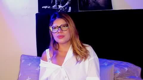 Eve collen online show from November 15, 1:40 pm