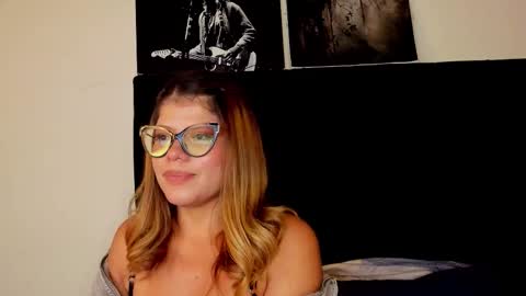 Eve collen online show from November 17, 1:11 am