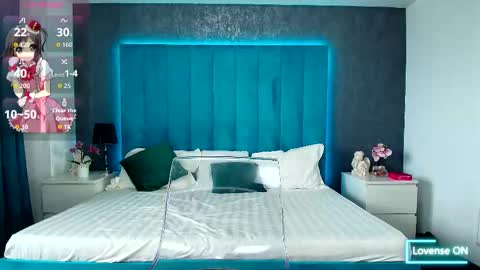 eveeevian online show from November 11, 9:53 am