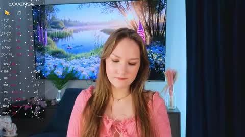 Snapshot of evegreenlee chatting on June 8, 7:09 am evegreenlee online show from June 8, 7:09 am