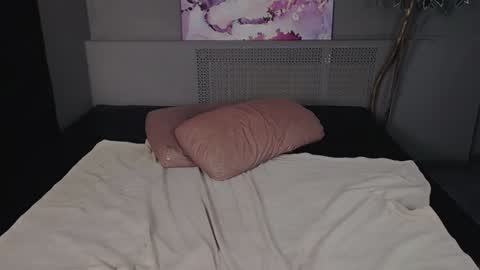 Snapshot of evelibston chatting on December 17, 3:39 am EveLibston online show from December 17, 3:39 am