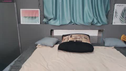 Snapshot of evelibston chatting on February 24, 8:06 am EveLibston online show from February 24, 8:06 am