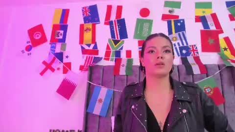 Snapshot of evelin__thompsson chatting on June 19, 3:11 am evelin__thompsson online show from June 19, 3:11 am