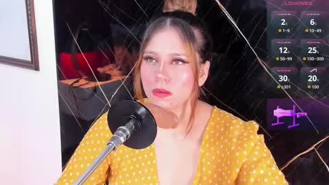 Snapshot of evelin_belen chatting on September 12, 12:27 pm EVELIN online show from September 12, 12:27 pm