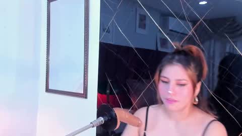 Snapshot of evelin_belen chatting on October 4, 12:03 pm EVELIN online show from October 4, 12:03 pm
