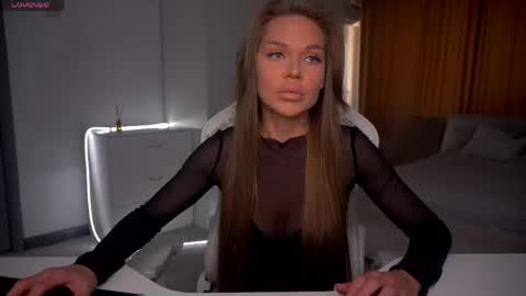 Evelina online show from May 4, 2:35 pm