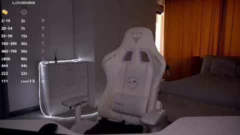 Snapshot of evelina_fox chatting on July 14, 12:22 pm Evelina online show from July 14, 12:22 pm