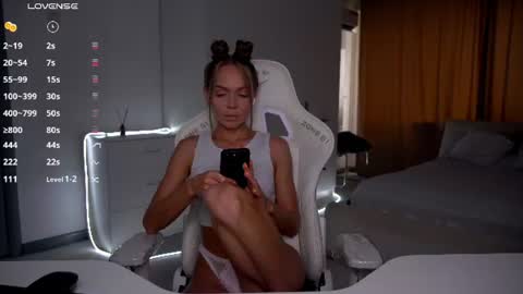 Snapshot of evelina_fox chatting on July 20, 11:12 am Evelina online show from July 20, 11:12 am
