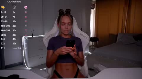 Snapshot of evelina_fox chatting on July 27, 12:12 pm Evelina online show from July 27, 12:12 pm