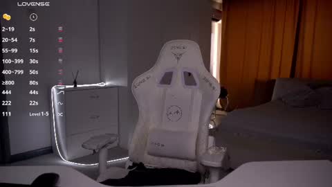 Snapshot of evelina_fox chatting on July 28, 12:48 pm Evelina online show from July 28, 12:48 pm