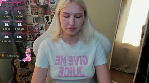 Evelina online show from June 23, 1:14 am
