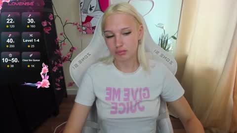 Evelina online show from July 16, 1:11 am