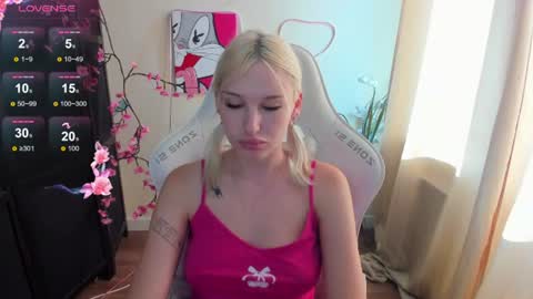Evelina online show from August 2, 1:15 am