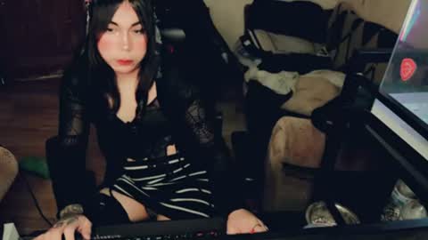 Snapshot of evelyn420521 chatting on July 17, 6:13 pm evelyn420521 online show from July 17, 6:13 pm